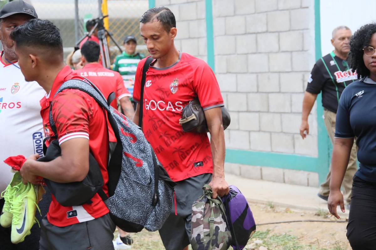 ¡La tristeza del descenso! Los jugadores del Real Sociedad en llanto y desconsolados, ¿qué pasó con Rony Martínez?