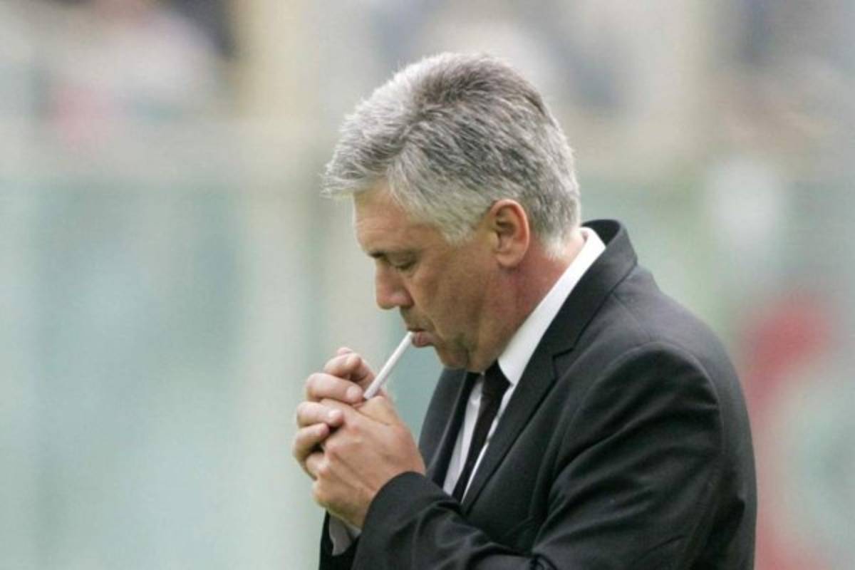 ¡Otro más! Las grandes figuras que fueron cazadas y son adictas al cigarrillo