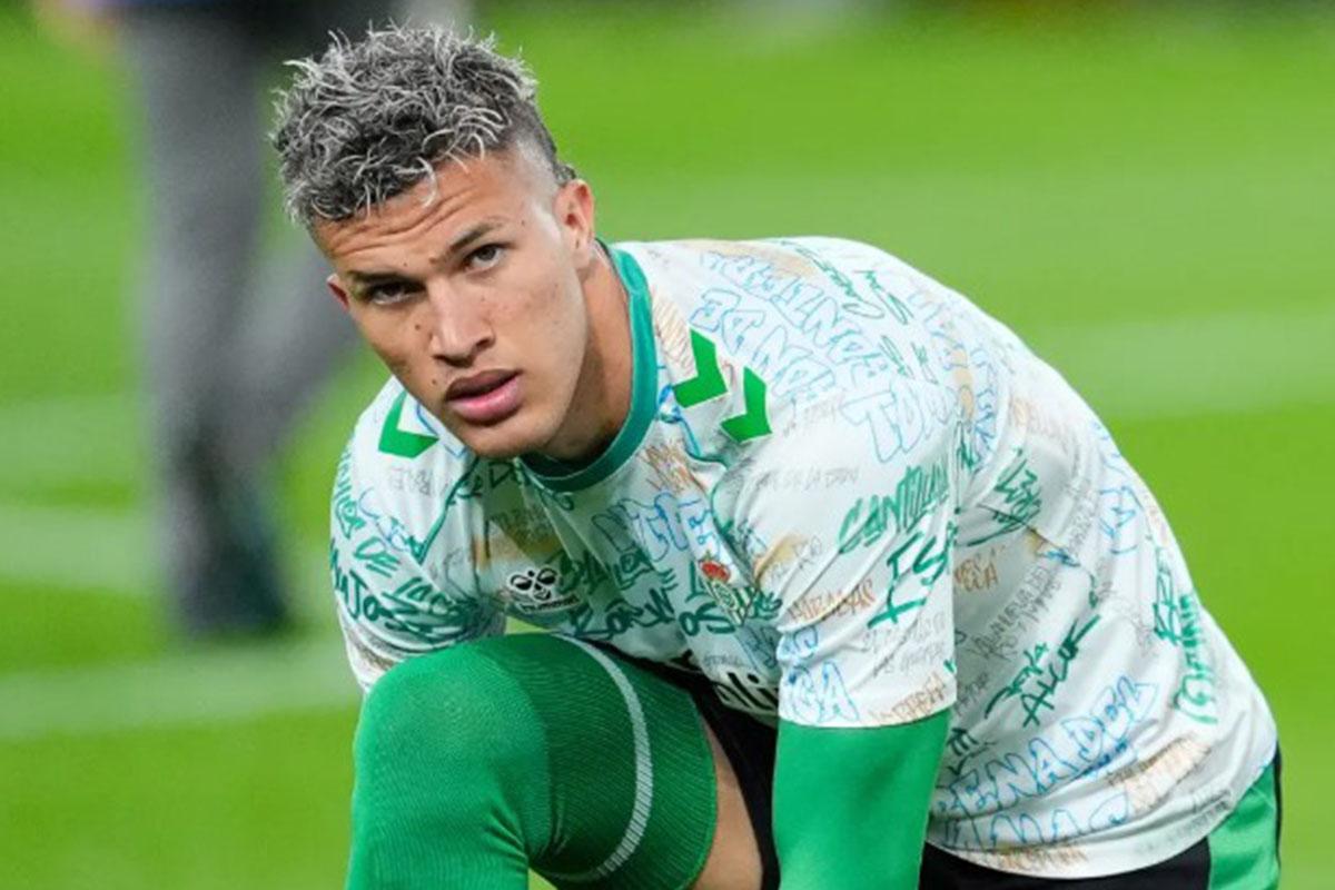 Escándalo en LaLiga: lo borraron'' del equipo por salir con la hija de una leyenda del club