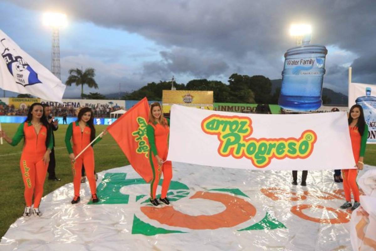Estas son las chicas hermosas que invadieron la final del fútbol de Honduras
