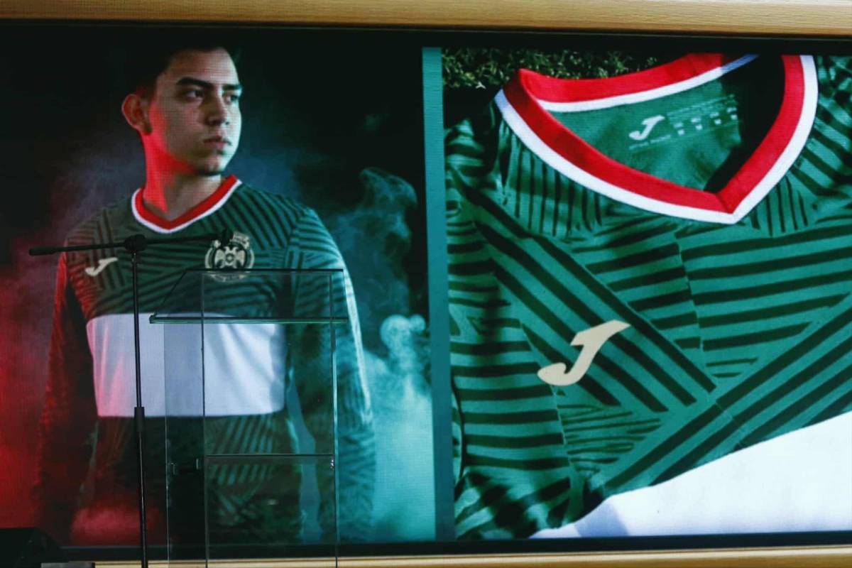 ¡La nueva piel del centenario! Marathón presentó su histórico uniforme acompañado de sus leyendas