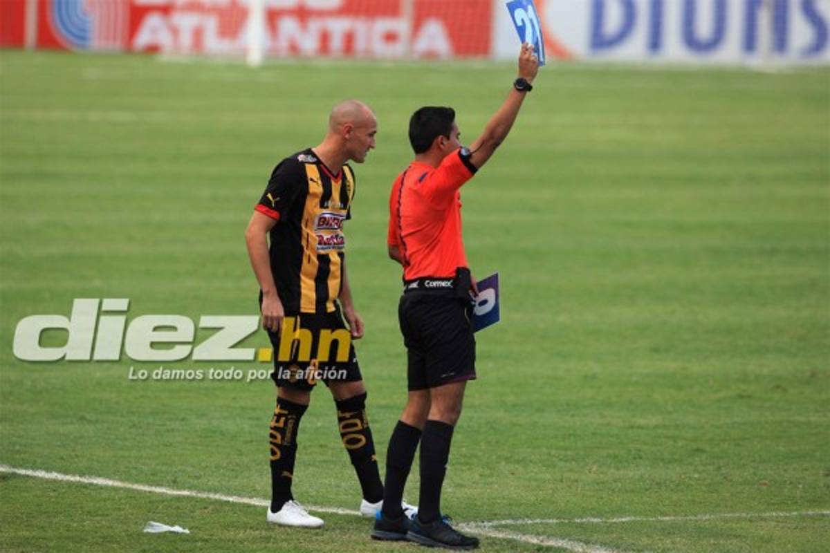 Así se despidió Julio 'Palomo” Rodríguez en su último partido con Real España.