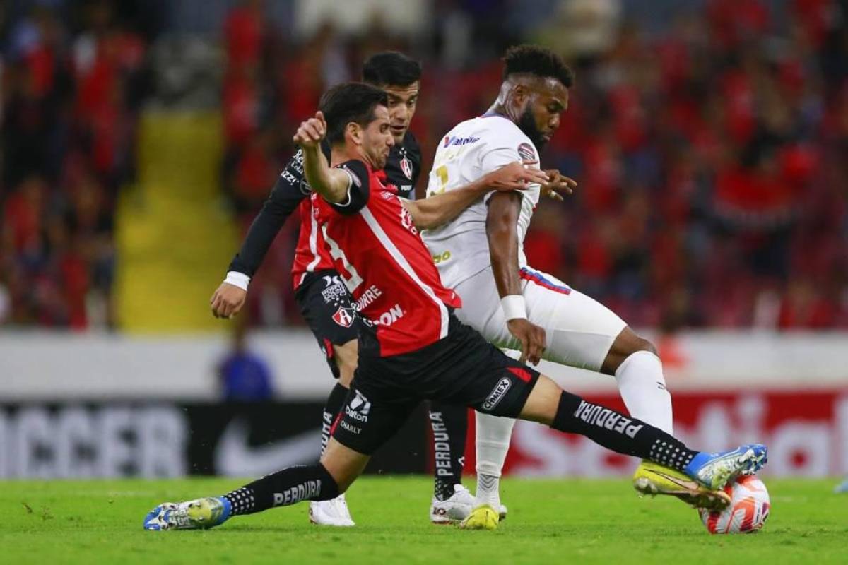 Los gestos de amargura de Troglio, la tristeza de Olimpia y el que festejó a lo Messi en la remontada del Atlas