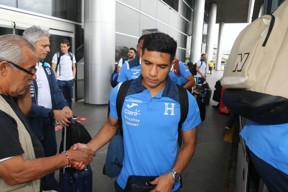 Entre risas y seriedad: así llegó Honduras a Tegucigalpa tras el empate ante Costa Rica y que ahora solo se concentra en Haití