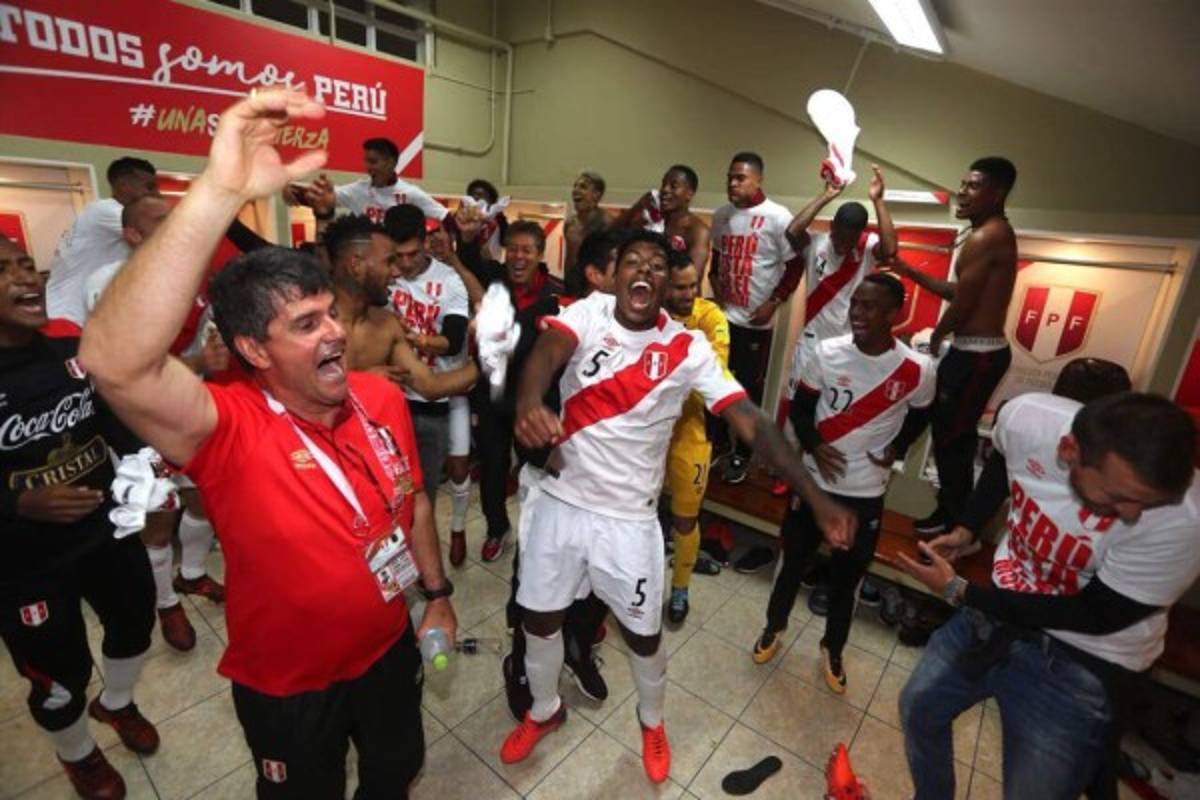 ¡UNA LOCURA! Así festejó Perú su regreso a un Mundial de Fútbol