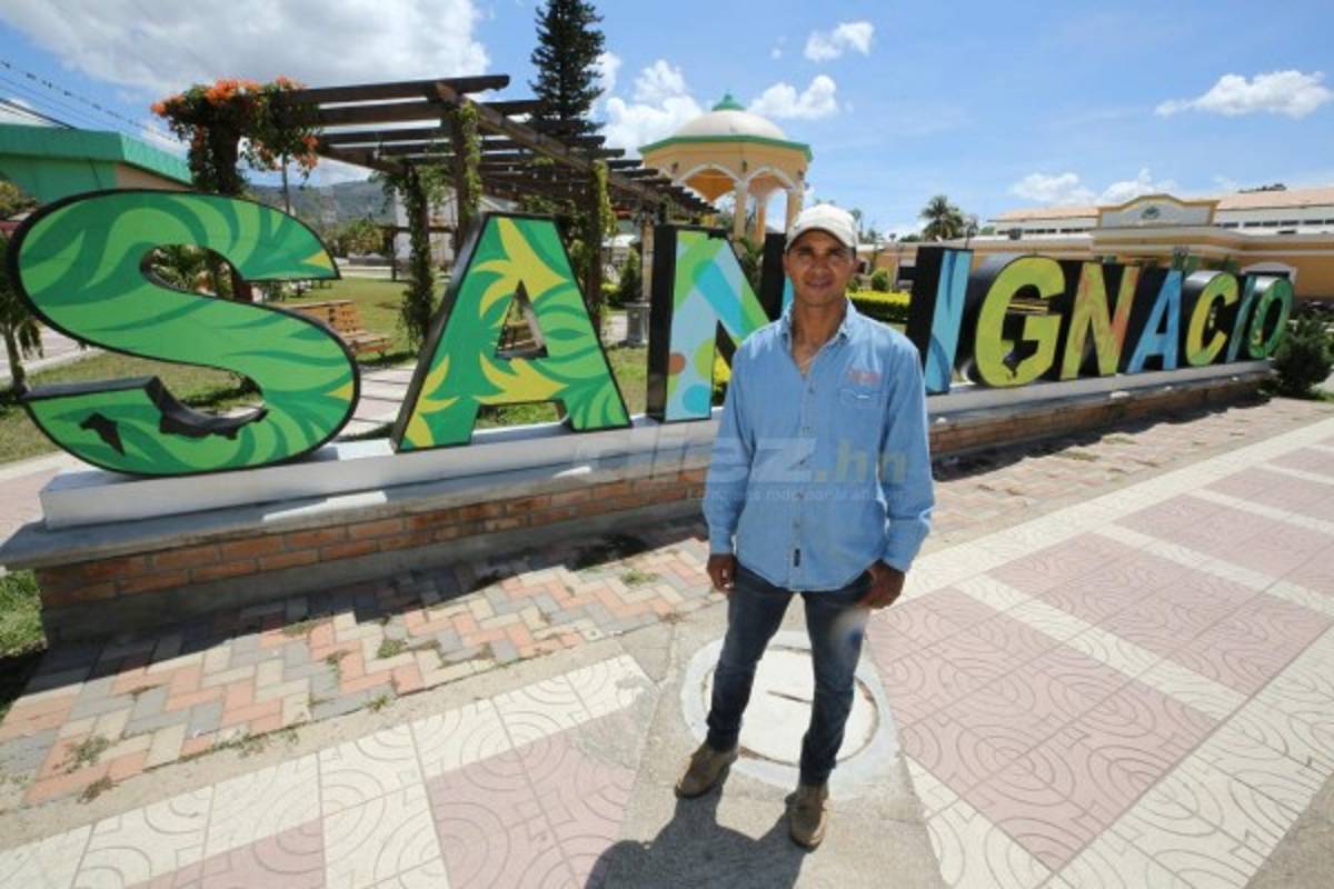 Donis Escober, ganadero: de sombrero y buen jinete; cambió la pelota por el ordeño de vacas