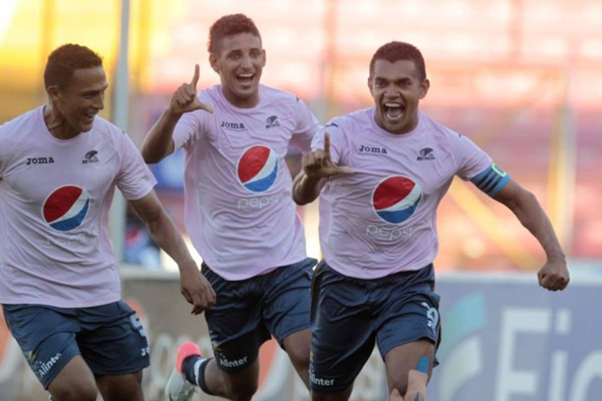 Equipos que se han unido a la lucha contra el cáncer de mama vistiendo de rosado&nbsp;&nbsp;