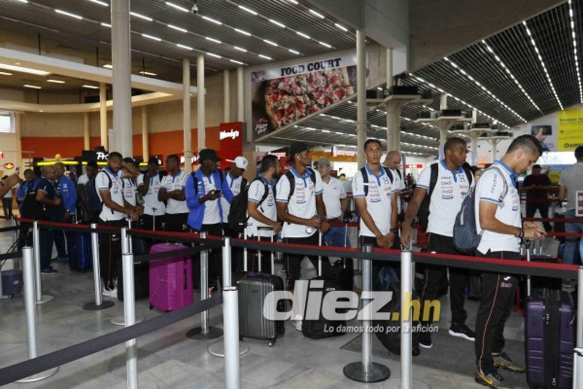 Jugadores de Honduras degustan platillos típicos antes de viajar a España