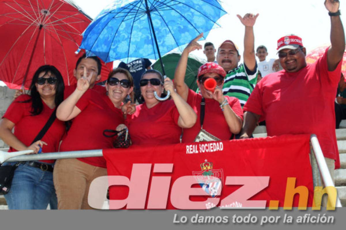 Ambientazo en el estadio Fransico Martínez.