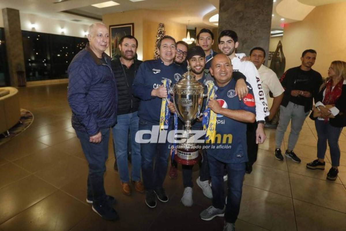 EN FOTOS: La íntima celebración de Motagua en su camerino tras ganar la copa 16