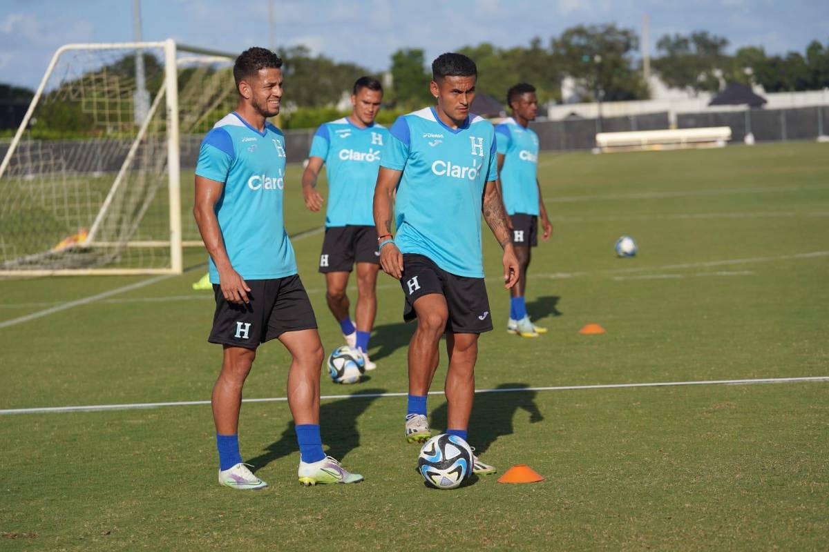 Choco Lozano y David Ruiz, los más buscados por la afición, Luis Palma se sumó a la Selección y hubo visita especial