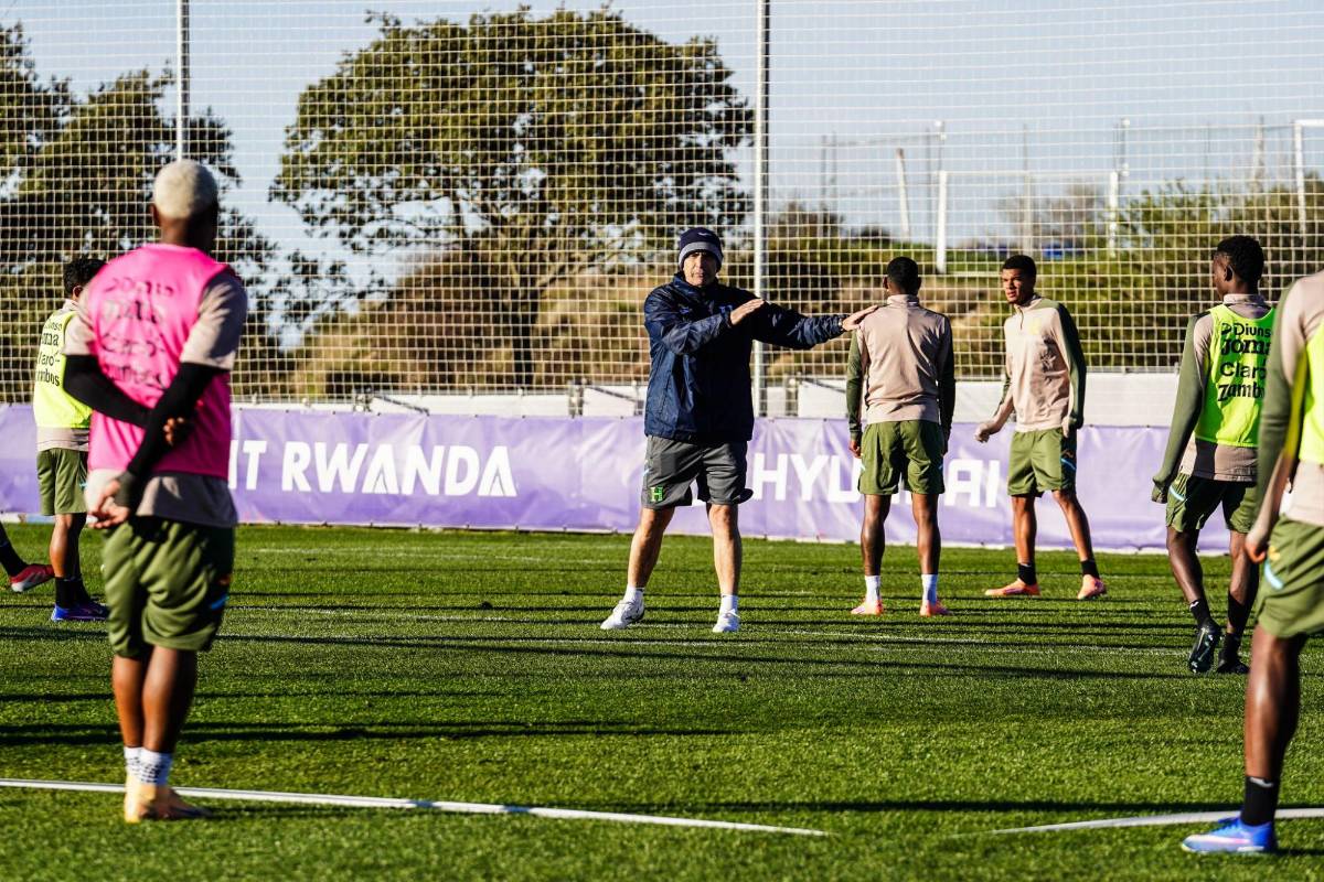 ¡Las sorpresas de Paco Molina! La alineación que sacaría Honduras en el debut del español contra la Selección de Perú