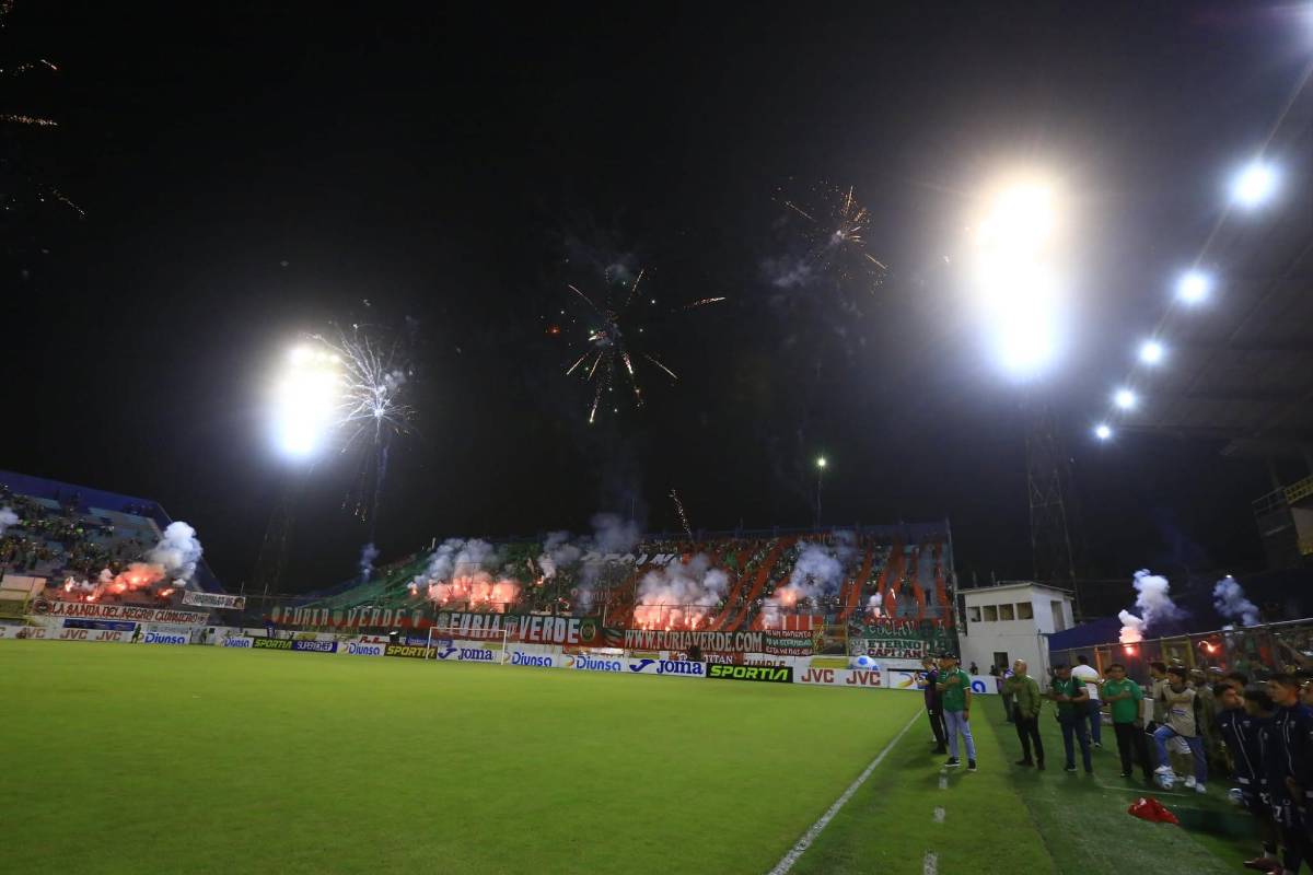 ¡Fiesta centenaria! Marathón se viste de gala y rinde homenajes a leyendas; Pachuca tuvo un detalle especial