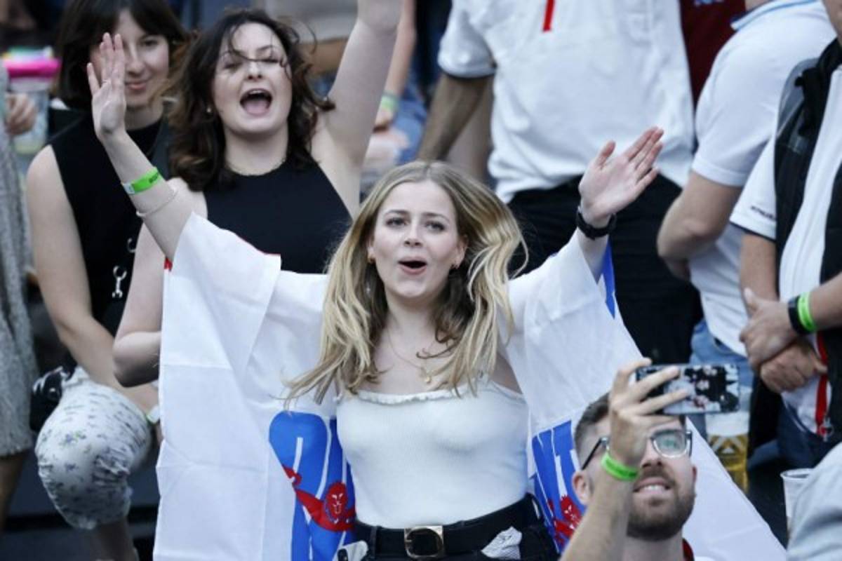 FOTOS: Tristeza de hermosa periodista, la sorpresiva visita a Roma y el júbilo de Inglaterra en la Eurocopa  