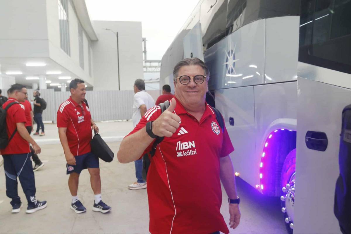 ¿Y Celso Borges? Keylor Navas, el más solicitado y Piojo aceptó selfie, bromas con periodista, así fue la llegada de Costa Rica a Honduras