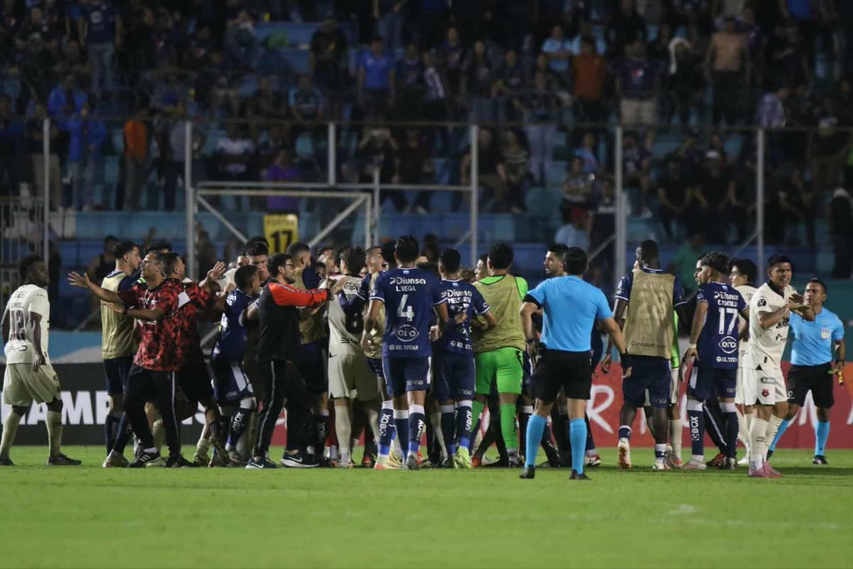 Terminó con bronca el Motagua vs Alajuelense, Serrano perdonó, celebración tica y decepción del Ciclón Azul en Copa Centroamericana 2025