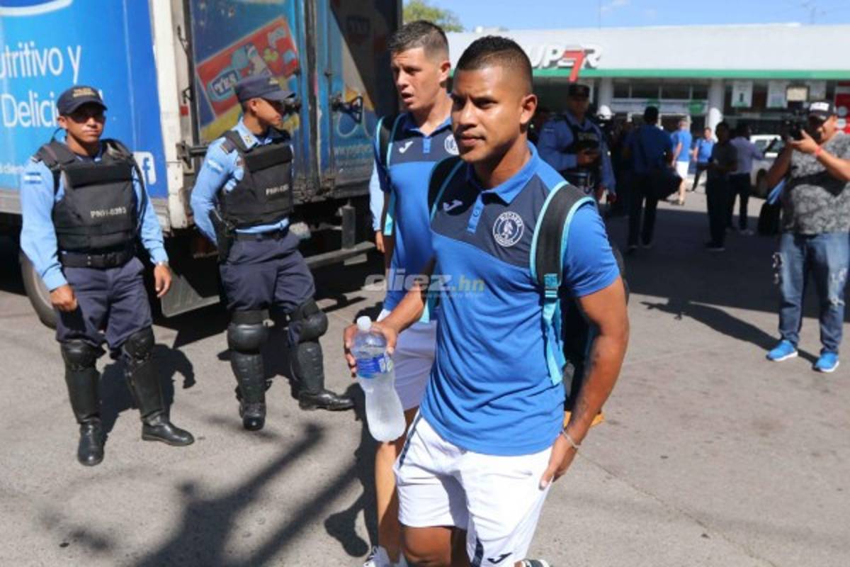 En fotos: El fuerte resguardo policial a Motagua en su viaje a Comayagua