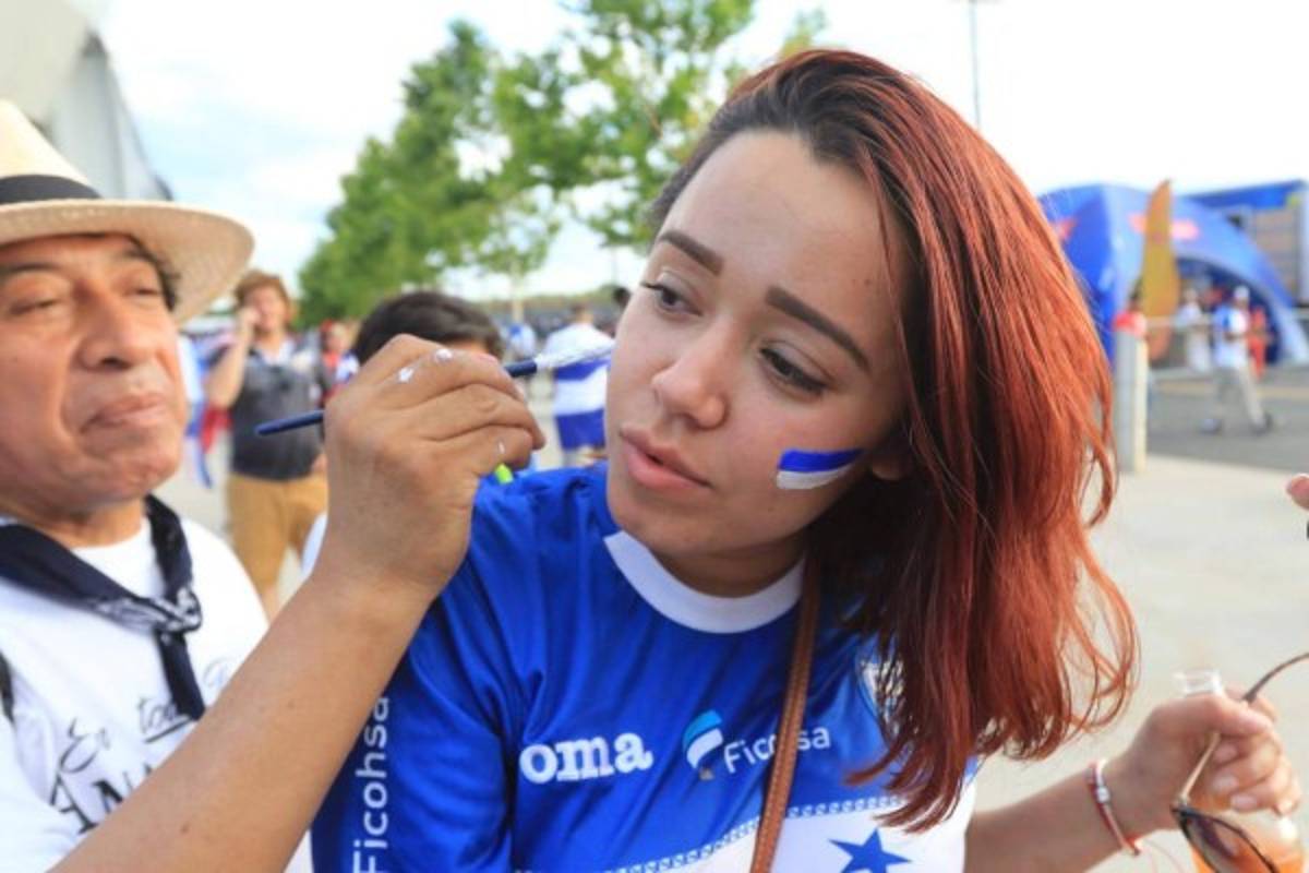 ¡Catrachas y ticas! Las chicas más hermosas en el Red Bull Arena