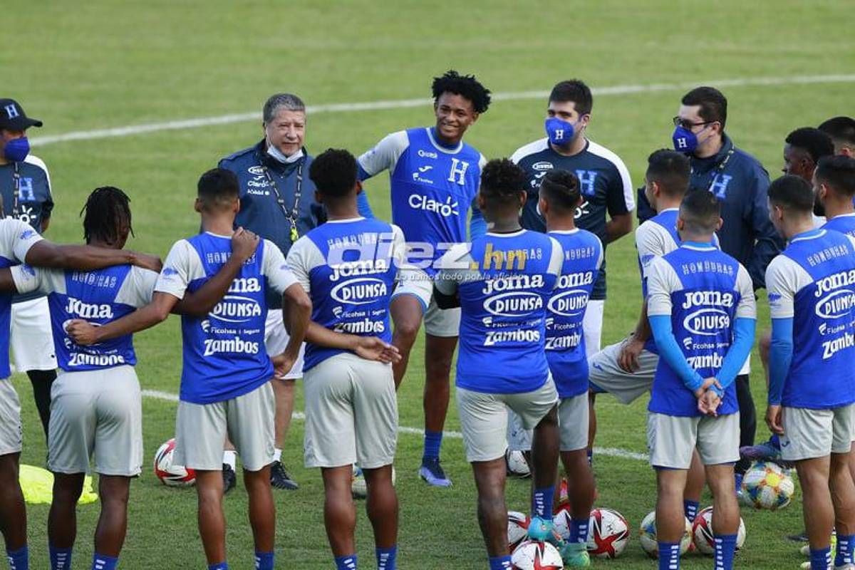 ¡Broma a Sacaza y risas! Así fue el primer entreno de la Selección Honduras para la triple fecha eliminatoria