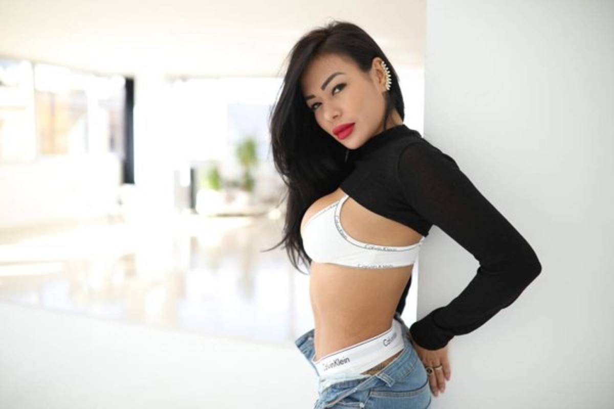 Angie Quesada, la sexy aficionada del equipo de Rojas, Garrido y López que quiere ganar el Clásico