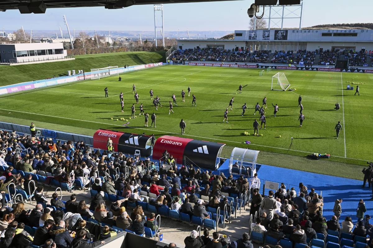 Fiesta merengue: Real Madrid despide el 2025 con un entrenamiento especial y la locura de la afición