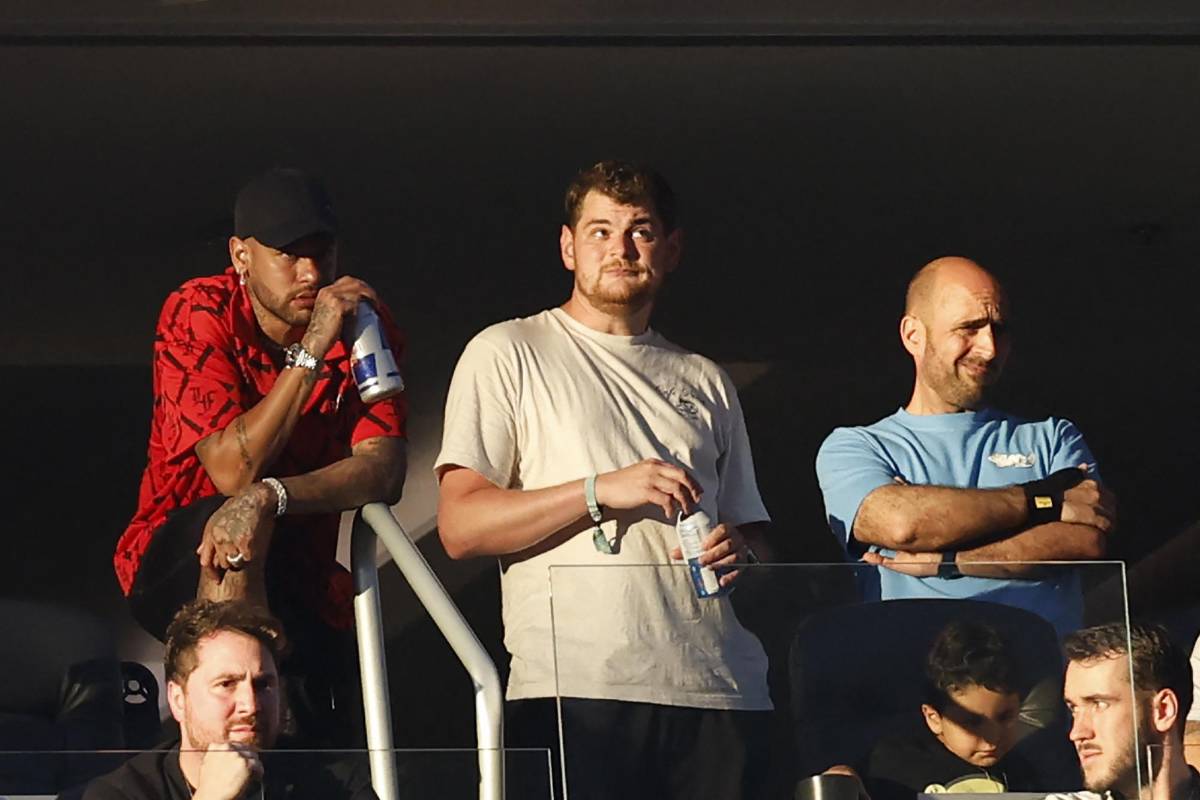 Tremendo sufrimiento de Neymar tras empate de Brasil, polémica del VAR y la celebración íntima de Messi