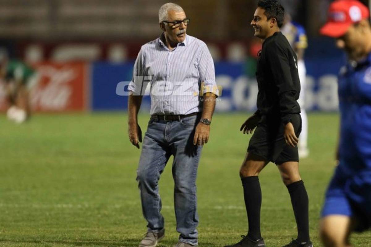 En fotos: La euforia de Wilmer Cruz y la barra del Real España estalla de furia