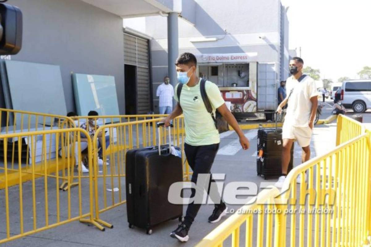 Semblante de tristeza y pena: salida de los futbolistas legionarios de Honduras de vuelta a sus equipos