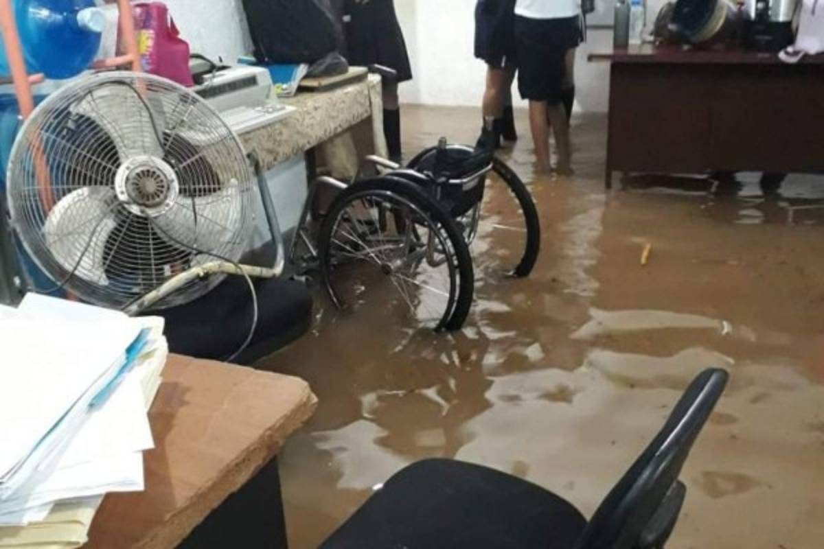 Fuerte tormenta en Culiacán causa estragos e inunda el estadio de Dorados