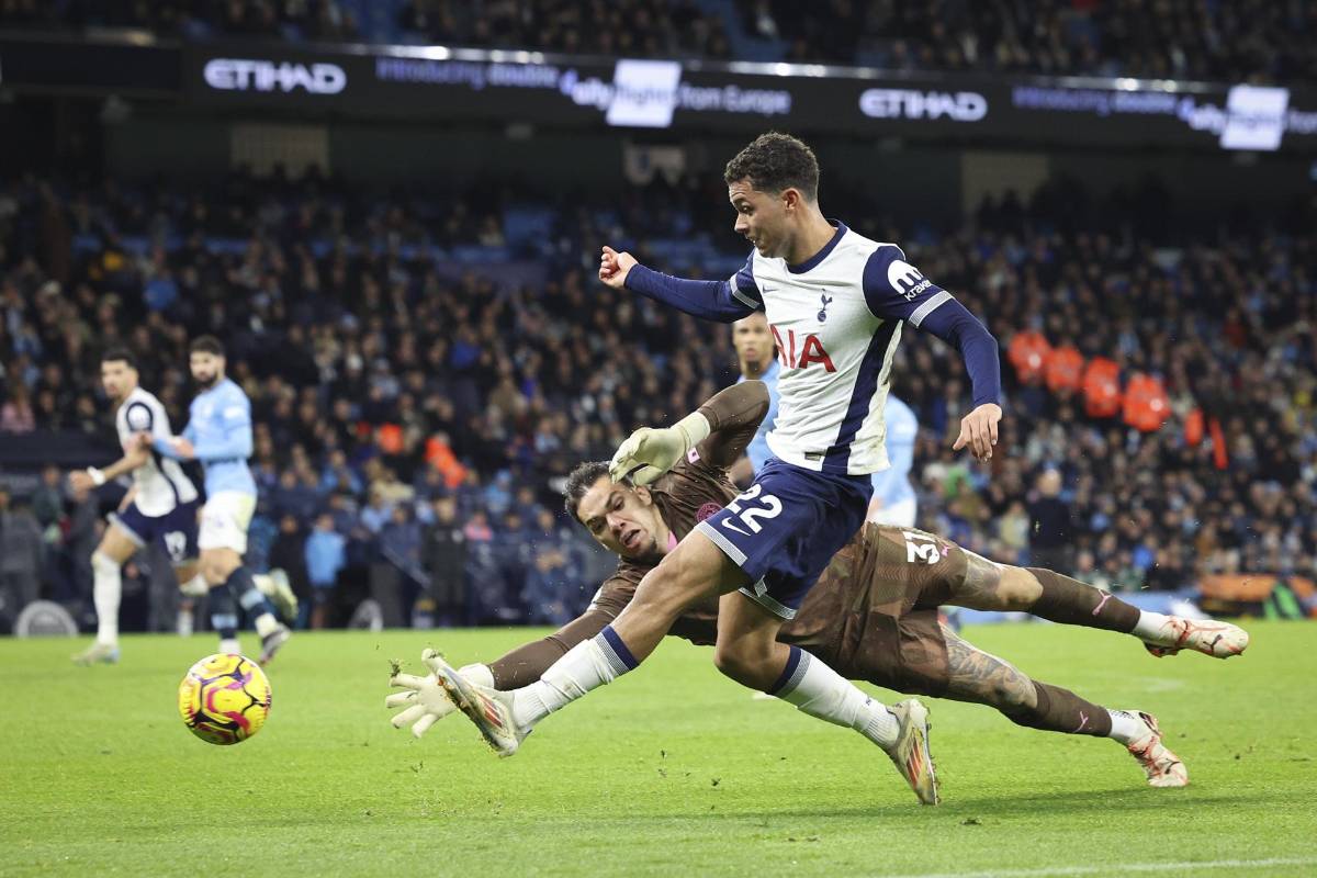 Jugó 60 minutos con el tobillo roto y fue figura ante el City: “Estoy decepcionado por no poder ayudar por un tiempo...”