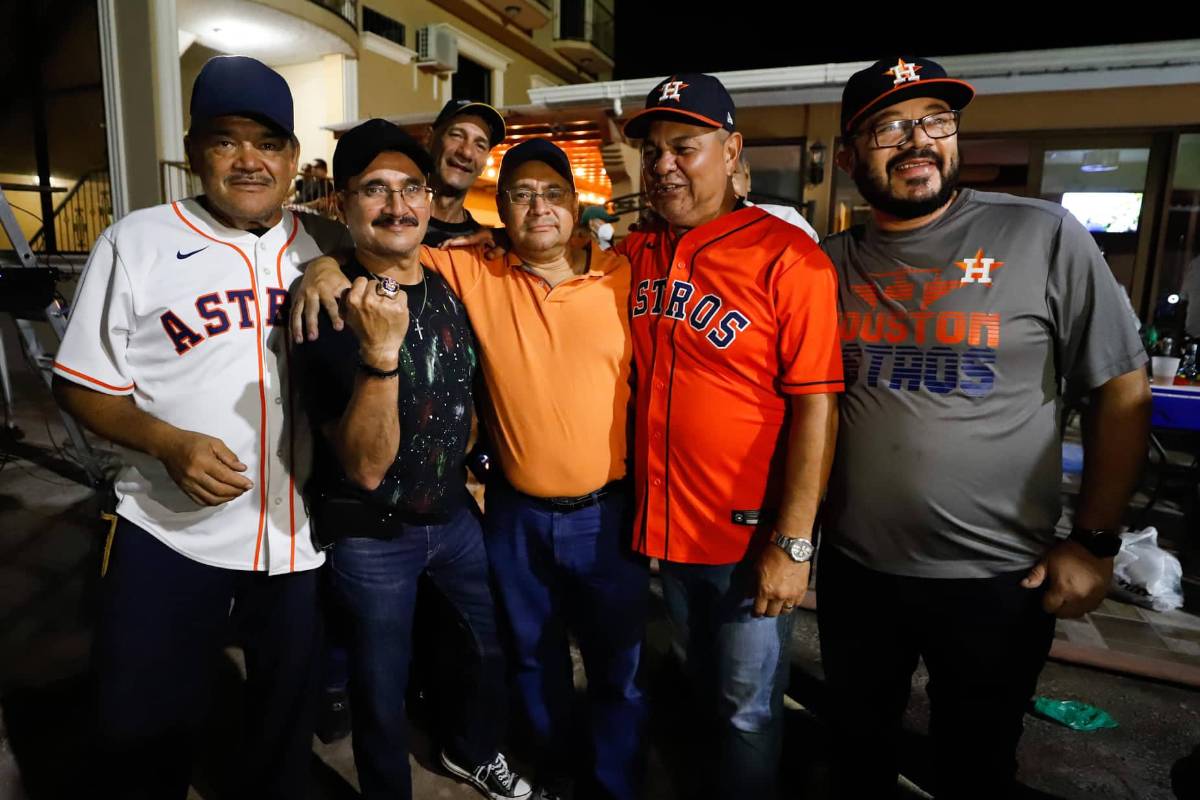 Muy emotivo: padre de Mauricio Dubón rompe en llanto celebrando la Serie Mundial en Tegucigalpa con seres queridos