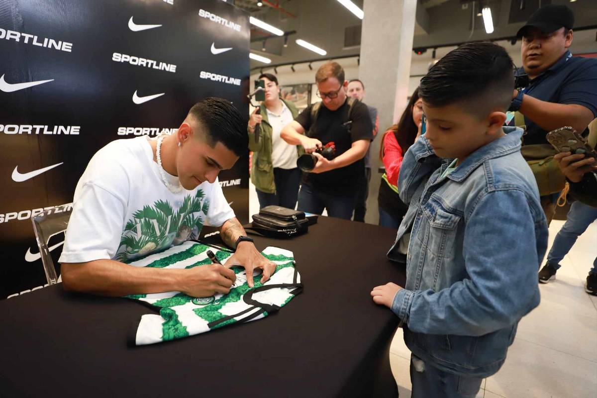 ¡Llenazo! Luis Palma, estrella del Celtic, firma autógrafos a sus fans: Los regalos sorpresivos que recibió ¿guiño al Olimpia?