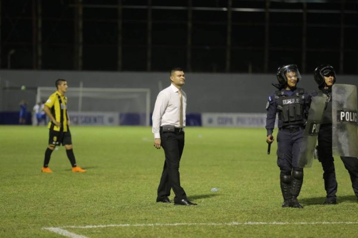 FOTOS: El detrás de cámaras del polémico juego por la paz en el Morazán