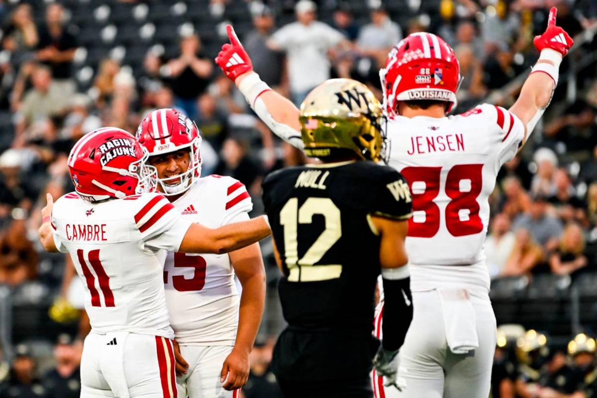 Kenneth Almendares, el hondureño que ganó el premio al mejor pateador de todo el fútbol americano universitario de USA