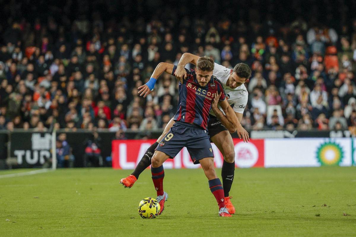 Kervin Arriaga perdió el derbi ante Valencia: el 'castigo' que recibió por su DT y el golazo de chilena que no pudo parar