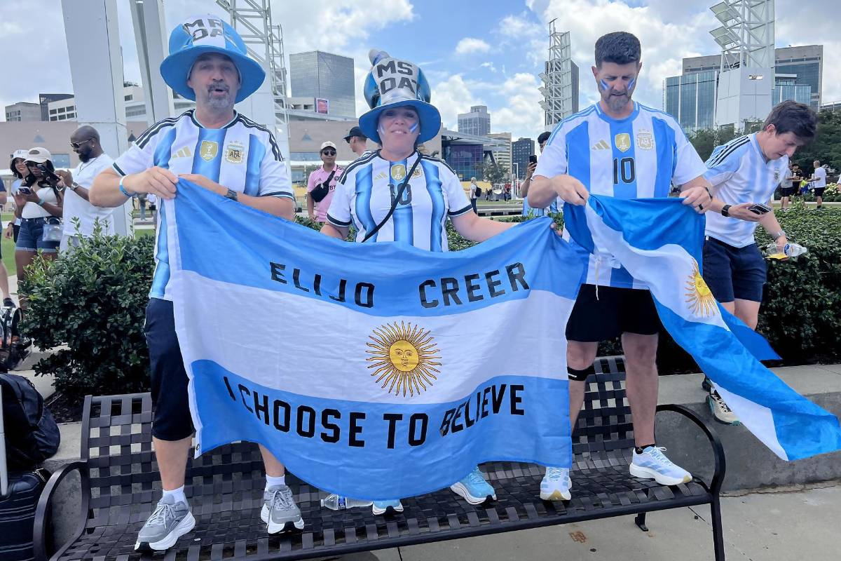Inglaterra pone la belleza y Argentina el show: así se vive el ambiente en Atlanta