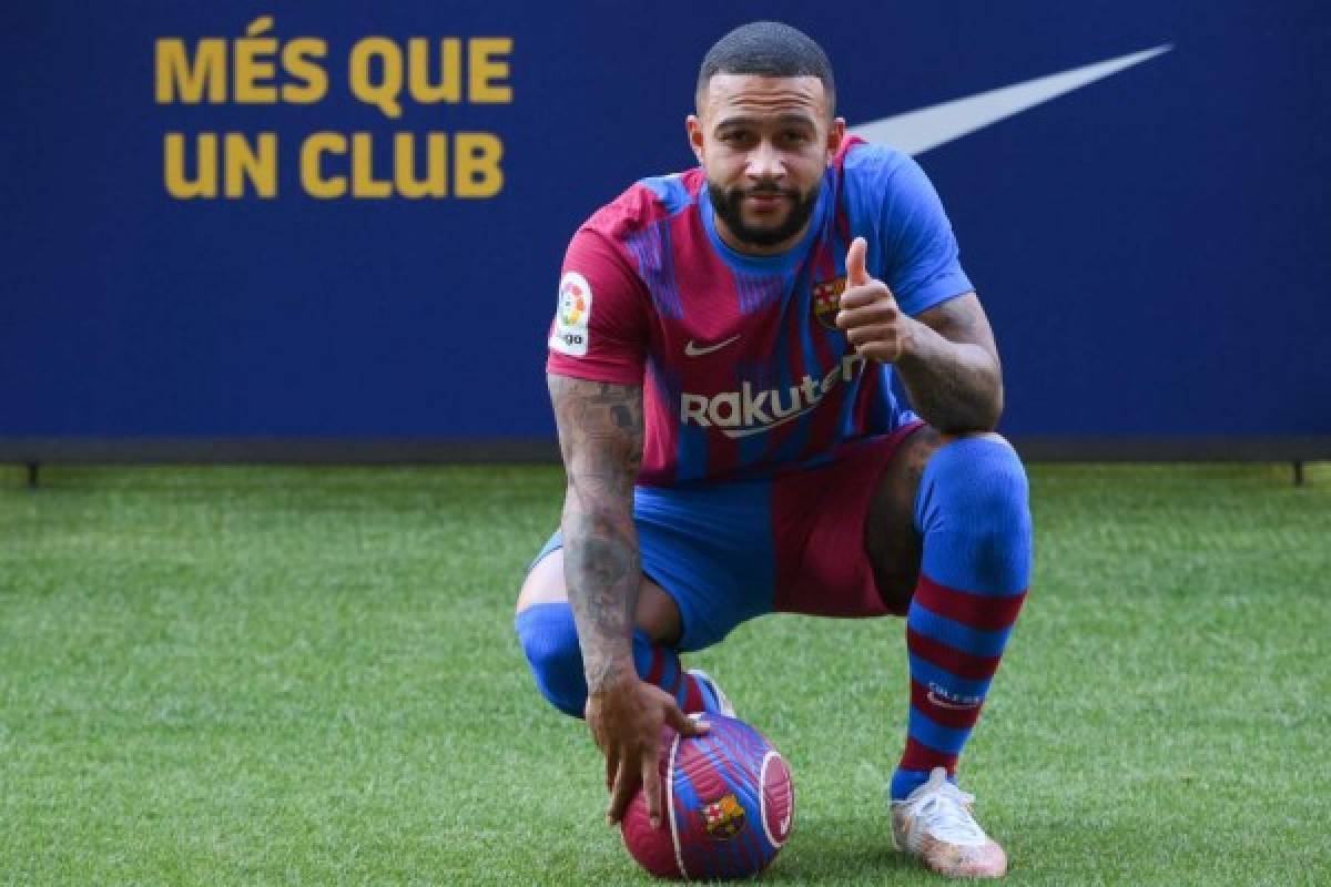 Presentado en Barcelona: Joyas, magia y el duro motivo por el que no lleva Depay en la espalda