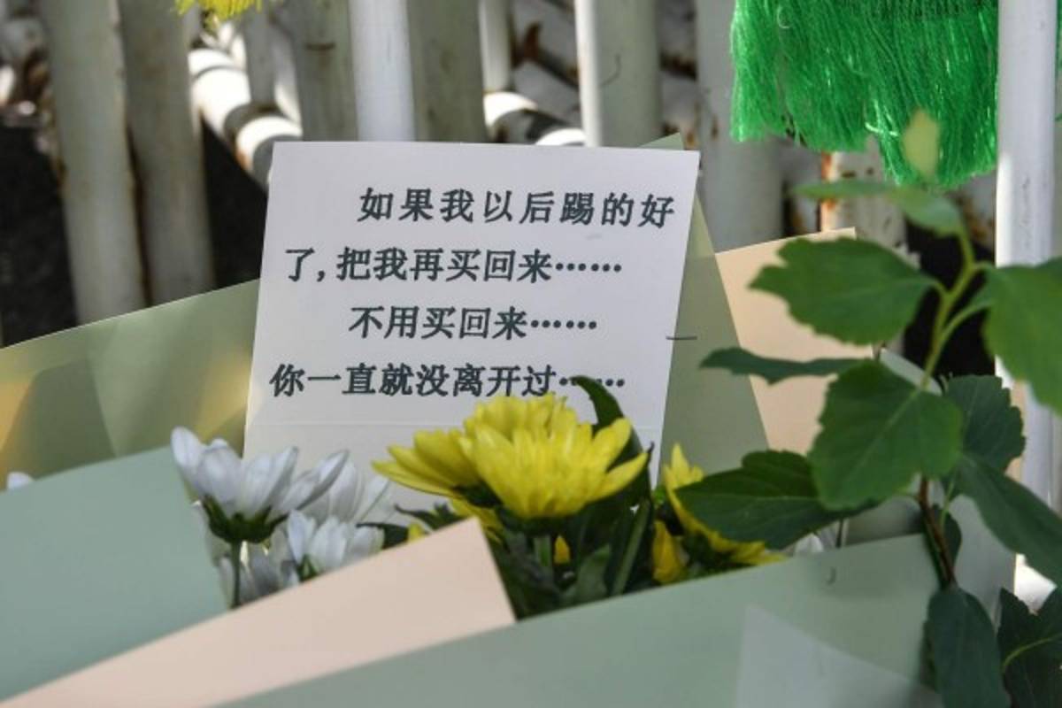 Beijing Guoan llora al 'Pery' Martínez y le honra con bonito altar en las afueras de su estadio