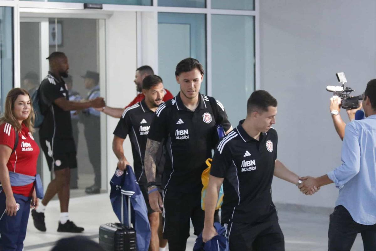 ¿Y Celso Borges? Keylor Navas, el más solicitado y Piojo aceptó selfie, bromas con periodista, así fue la llegada de Costa Rica a Honduras