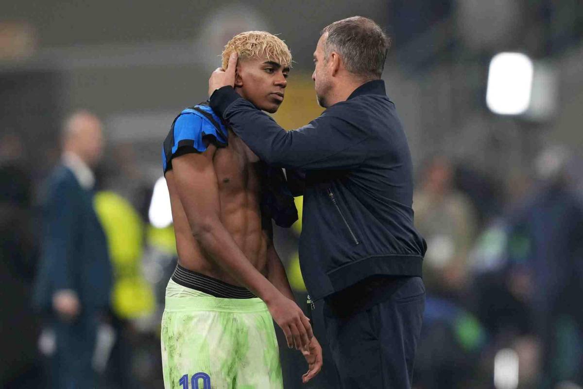 Barcelona no se lo esperaba: la drástica decisión que podría tomar Hansi Flick y Lamine es señalado