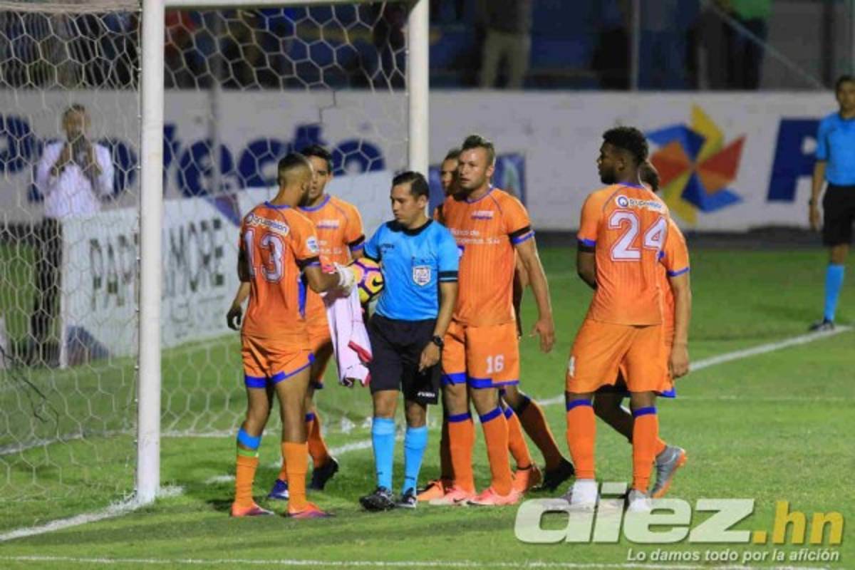 EN FOTOS: El emotivo adiós a Vergara y la visita inesperada en el Nacional