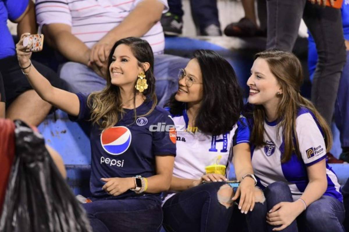 ¿Quién es la chica del maletín?; Las bellezas que adornan el Estadio Olímpico