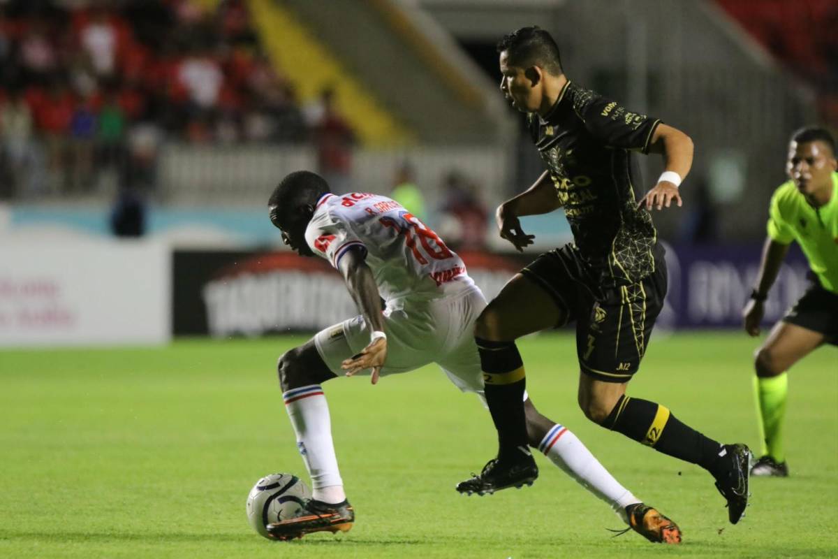 ¿Y el VAR? el penal que no le pitaron a Mixco y la extraña celebración de Edwin