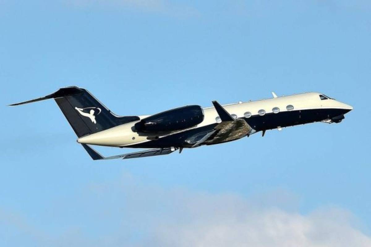 ¡QUÉ LUJO! El espectacular avión que compró Alex Rodríguez para pasear con Jennifer Lopez