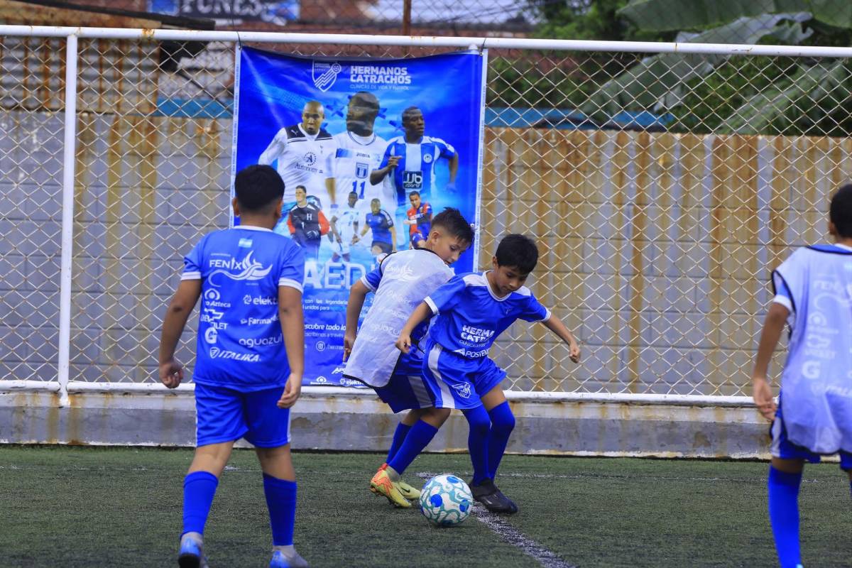 David Suazo, Wilson Palacios, Maynor Figueroa y otros exjugadores llevan vida y fútbol en las Clínicas Hermanos Catrachos