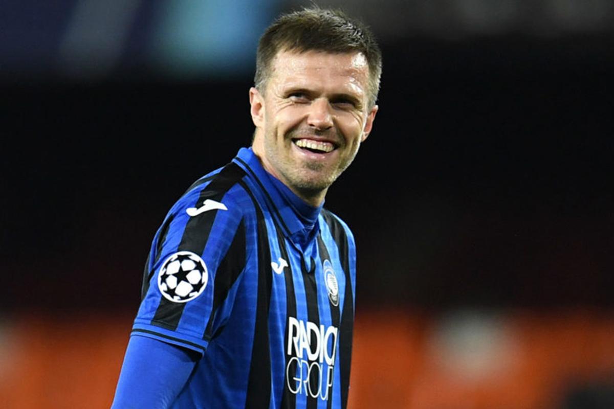 Fue uno de los delanteros más temidos de Europa, una presunta infidelidad lo hundió y así luce a sus 38 años
