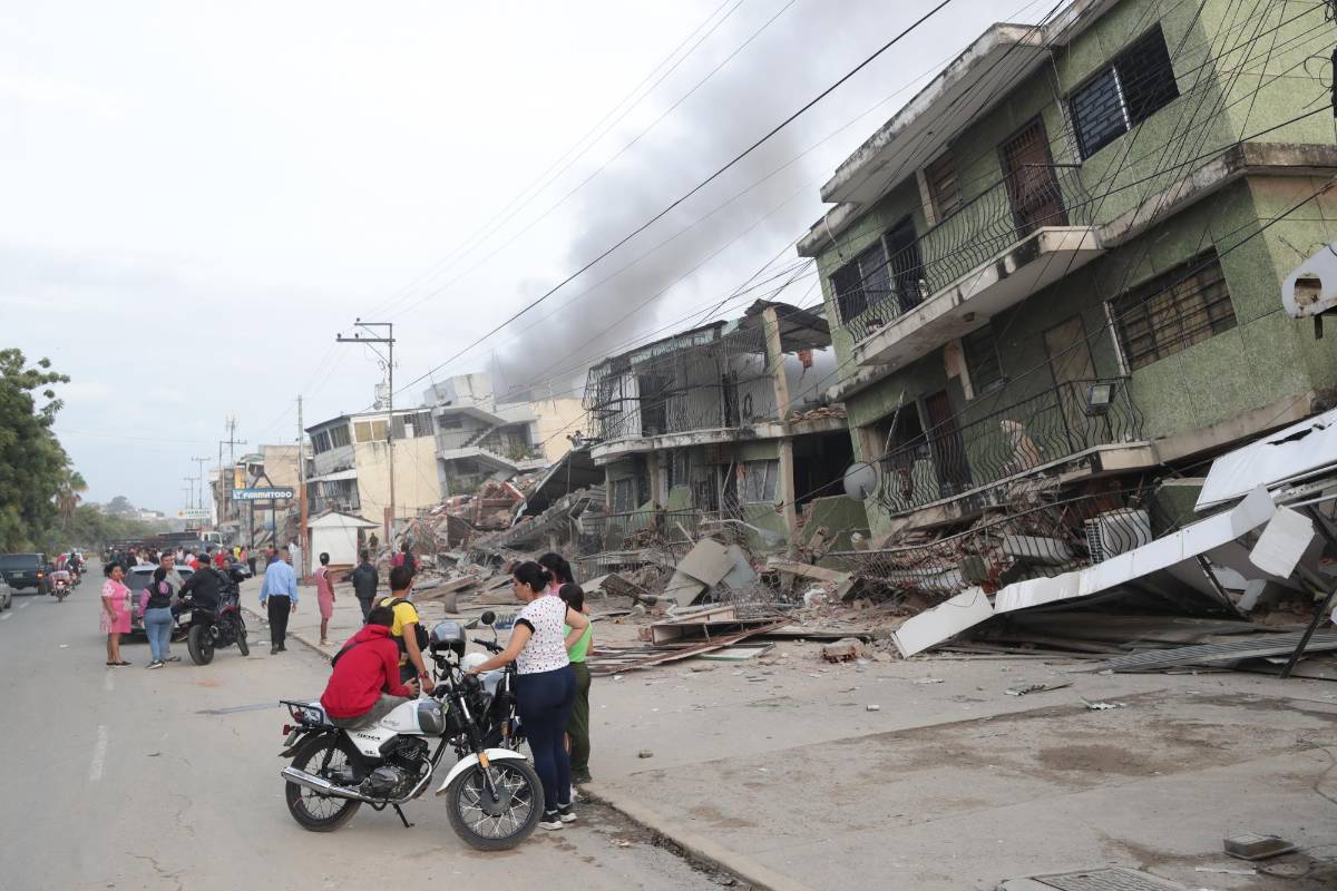 Edificios caídos y gente en la calle: así es la destrucción luego del terremoto en Venezuela
