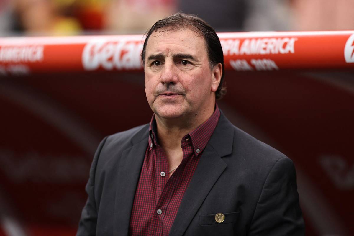 Copa América 2024: ¿Por qué Néstor Lorenzo, entrenador de Colombia, utiliza la misma camisa en todos los partidos?