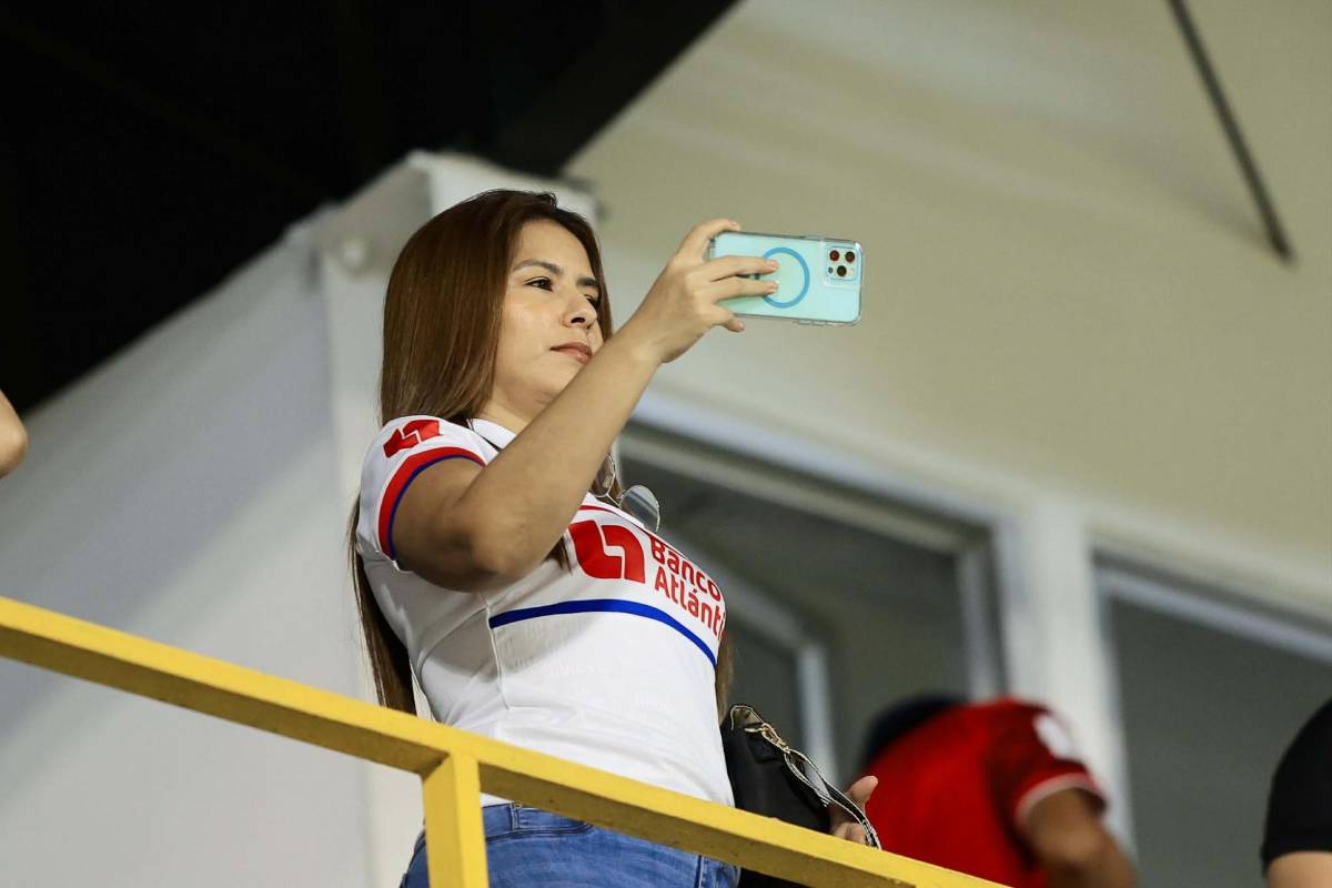 El 'enchachado', la bella princesa, Santa Claus cumpliendo los deseos y el legionario que no juega desde 2023 llega al Morazán