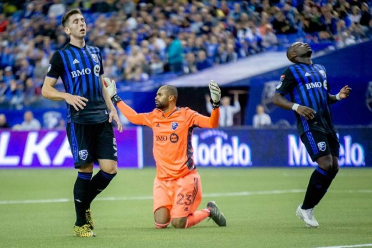 Patón Mejía no se resiste y da tremendo abrazo a Titi Henry: Las imágenes del Impact-Olimpia